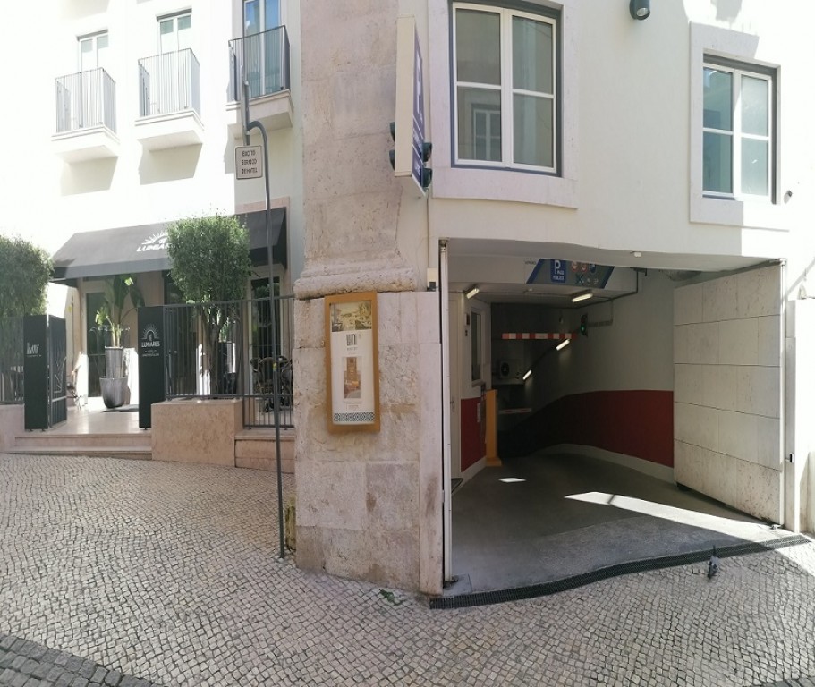 Entrada al Parking The Lumiares por Rua Diário de Notícias, 142 1200-146 Lisboa