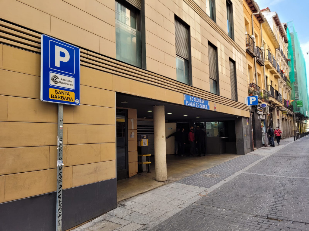 Parking Fuencarral - Fachada exterior aparcamiento