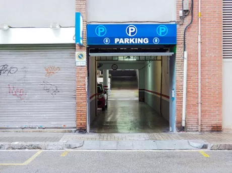 parking guinardo low cost