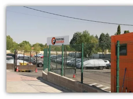 Parking Naranja en Barajas