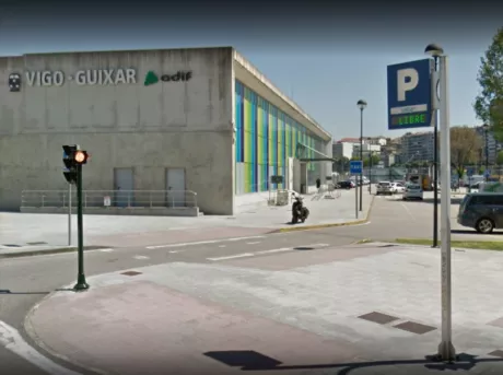 Entrada Parking Guixar de la estación tren Vigo por la calle Areal