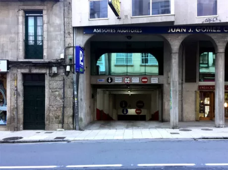 donde aparcar en Santiago de Compostela. Parking Rosalía con accesos 24 horas