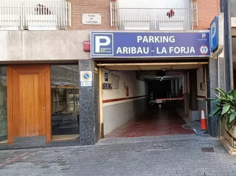 Parking Aribau - Laforja - Entrada